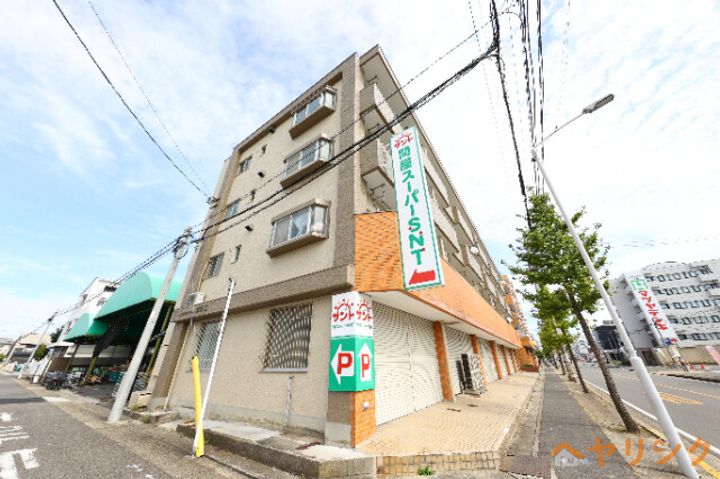 メゾンドールサカエの外観