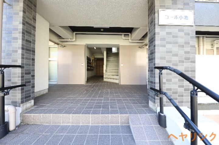 コーポ小池の玄関