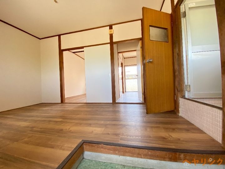 めぞん極楽の玄関