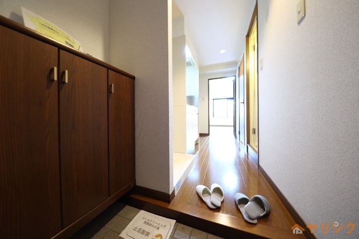 グランモール一社102の玄関