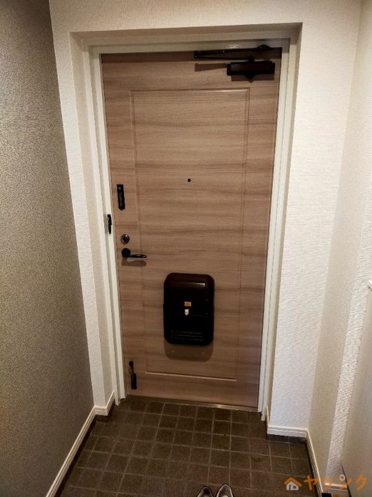 正和マンションの玄関