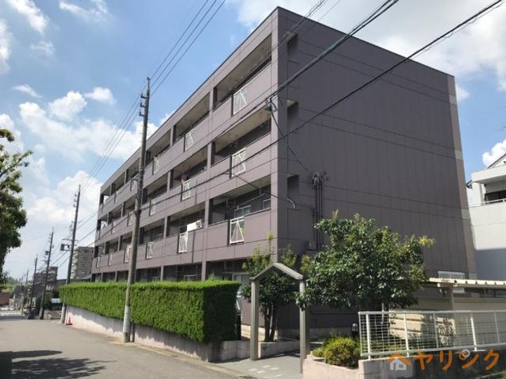 CRYSTAL PALACE(クリスタルパレス)の玄関