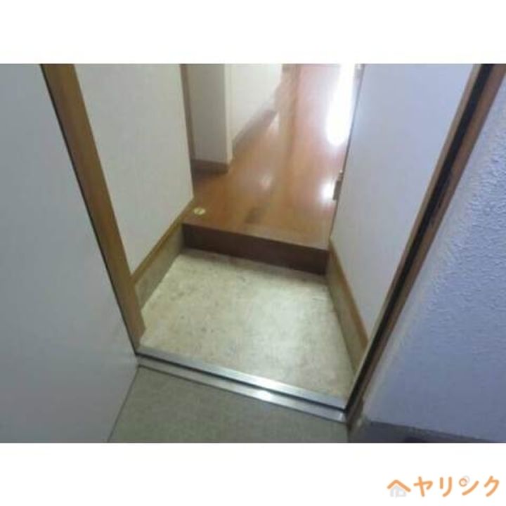 コンフォート上社3Aの玄関