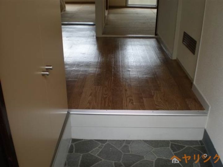 第1野村ビル408の玄関