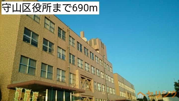 メゾン エザンスの周辺