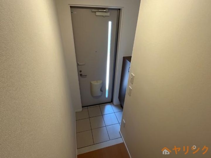 サンシャイン ヒルズの玄関