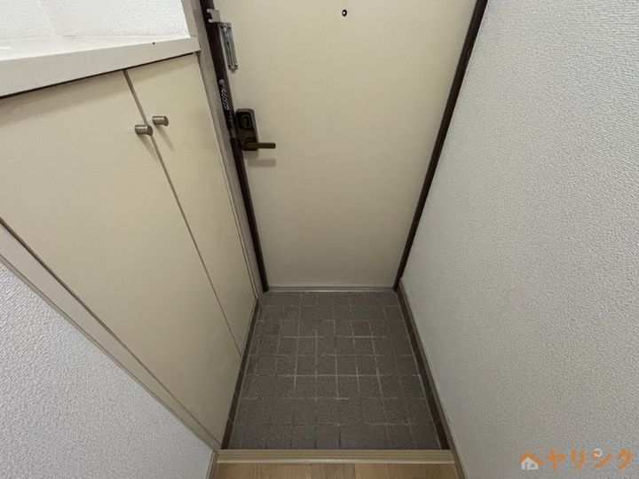 MAマンションの玄関