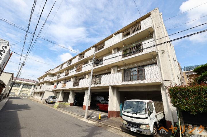 ジュネス21の外観