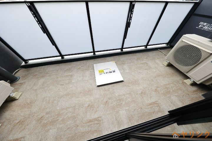 ローレルアイ名駅東の玄関