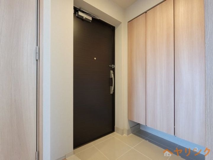 クリオラベルヴィ名古屋花の木の玄関