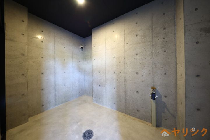 Amirl Premier Heian-doriの周辺