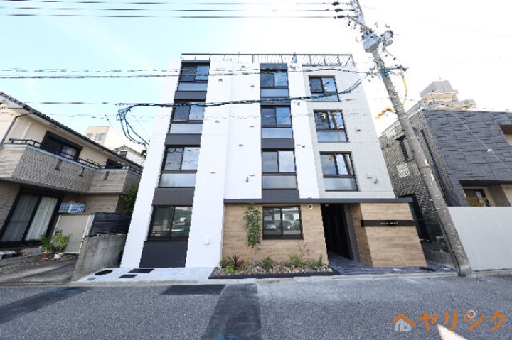 Amirl Premier Heian-doriの外観