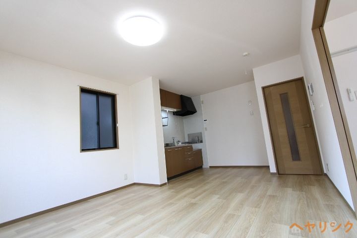 レェーヴ江向の内装