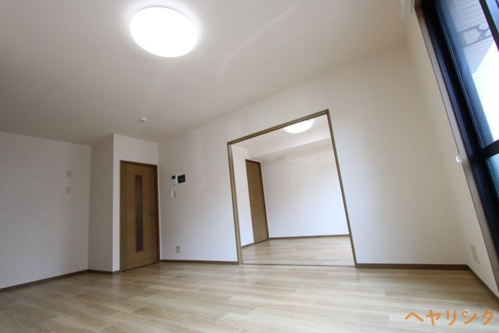 レェーヴ江向の内装