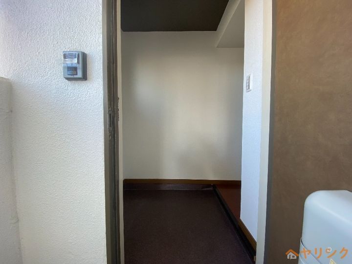 セゾン・プランドール晴丘212の玄関