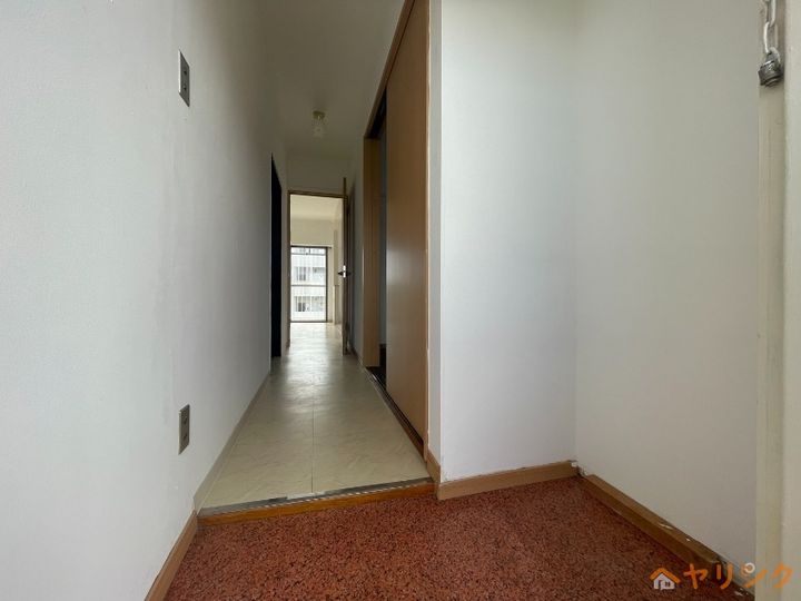 サンシャトー吉田507の玄関