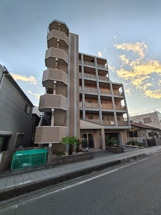ソレアード・ドス201の外観