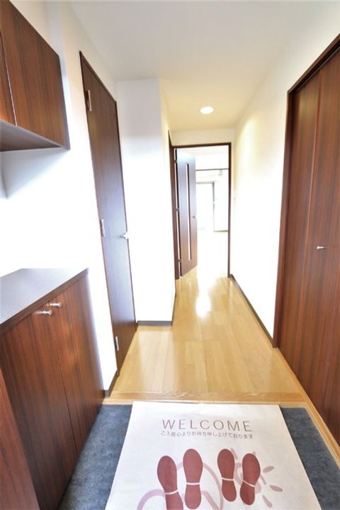 エル・セレーノ山科601の玄関