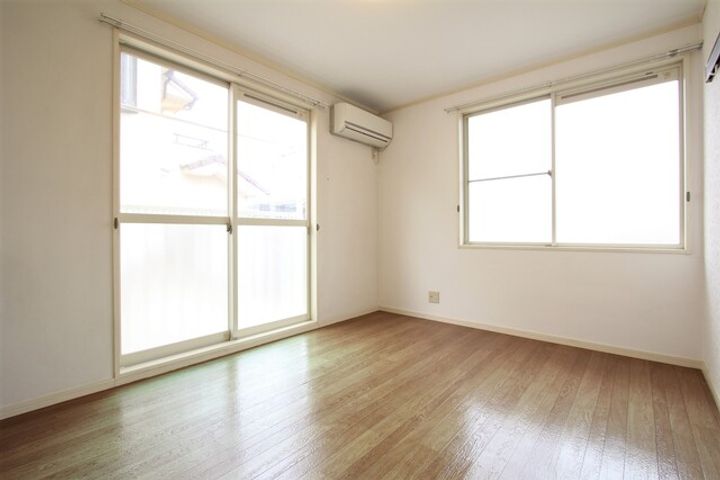 野瀬ハイツ201の居間