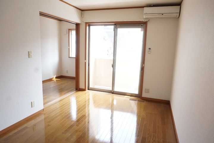 クリーン黒松の居間