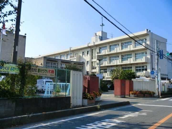 スプリングヒル参番館202の周辺