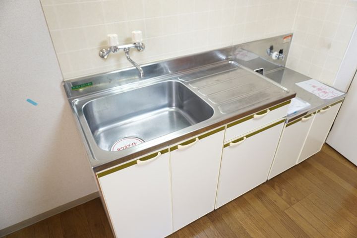 アーバンライフ新河原町303のキッチン