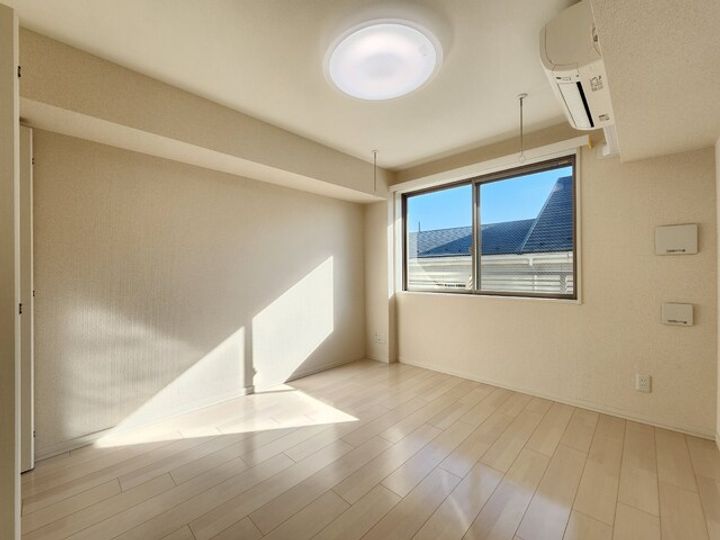 ステラ大宮東町304の居間