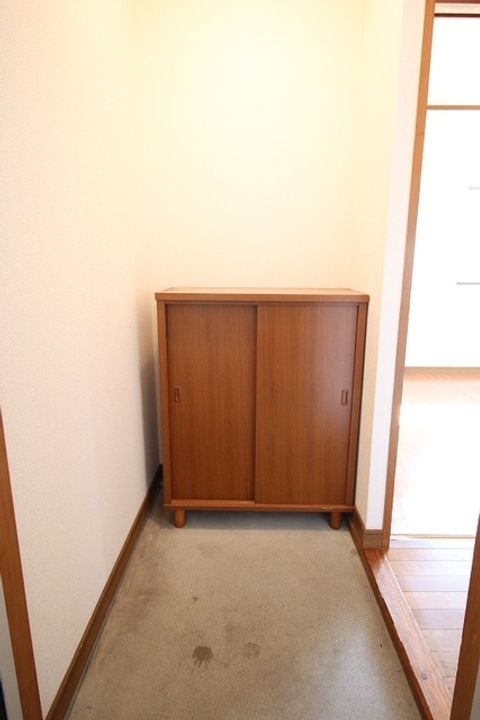 アーバン中野303の玄関