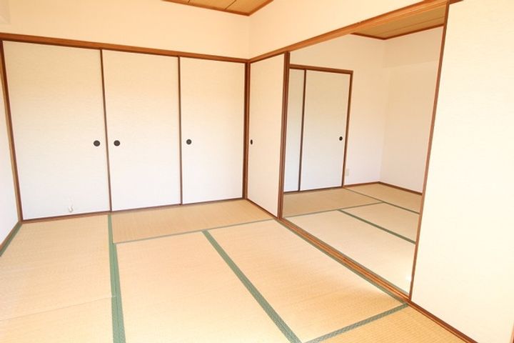 アーバン中野303の寝室
