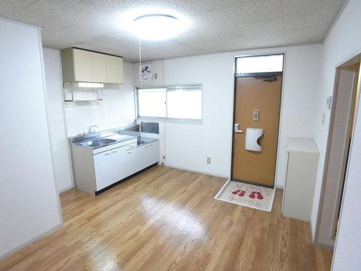 プレジール藤103の居間