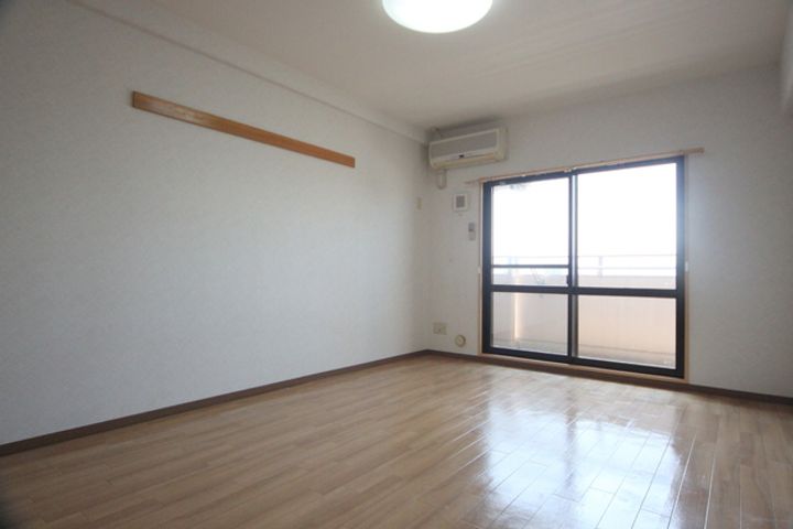 ハーモニーコート703の居間