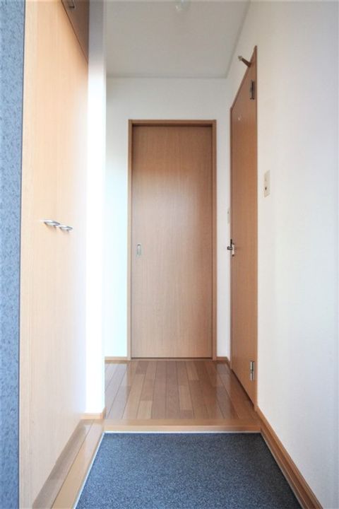 トリニティ・アークB101の玄関