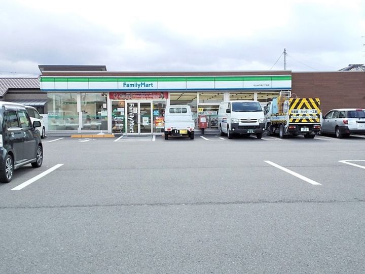 トリニティ・アークB101の周辺