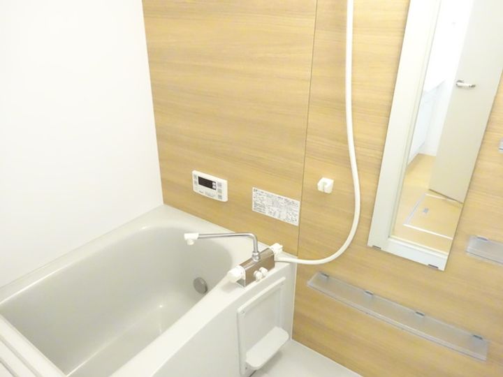 ファミユ二軒茶屋103の風呂
