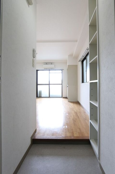 三瀬ビル302の玄関