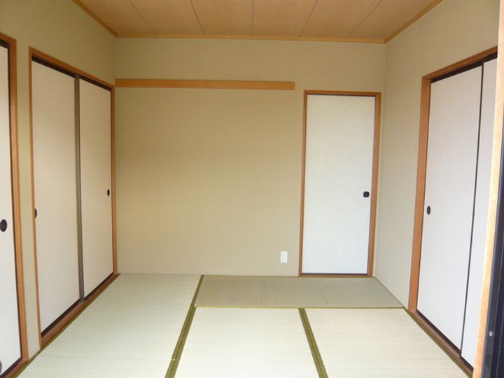 セジュール岩田B棟202の居間