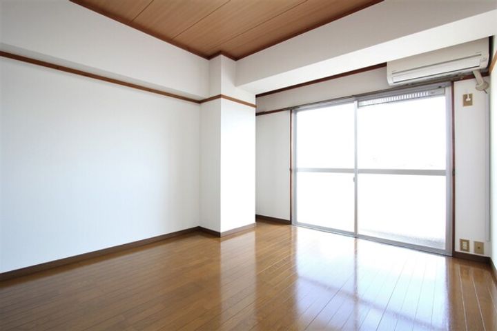 ぴゅあメイツ斎院301の居間