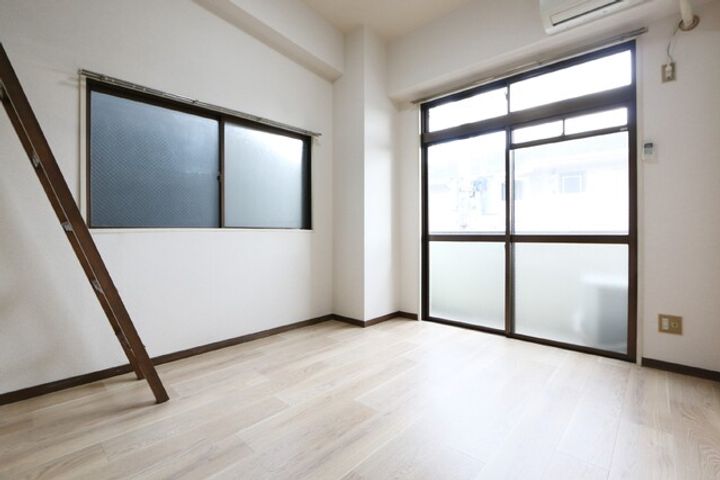 メゾン幸PARTⅡ306の居間