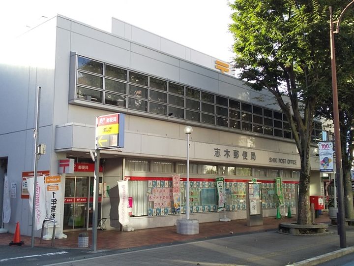 フォワイエ・デ・フィーユ301の周辺