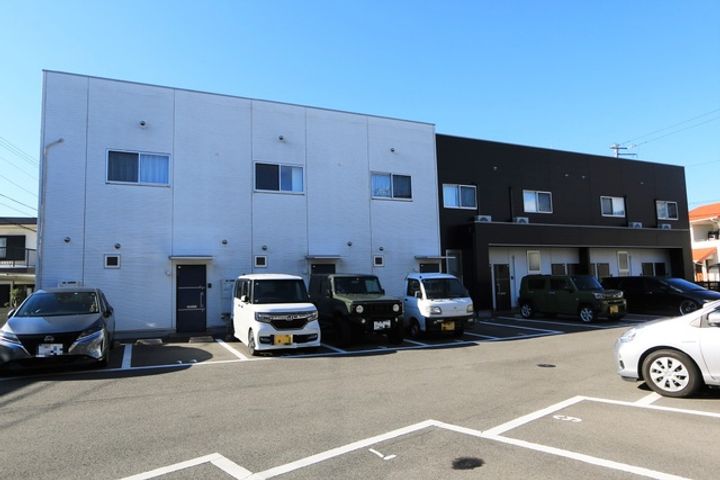 EARL’S COURT東温Ⅰ105の外観