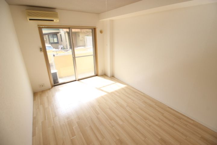 ストゥディオ311の居間