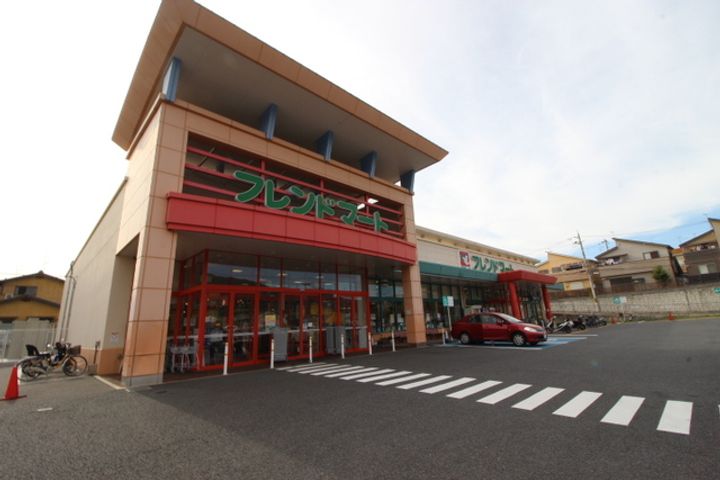 ストゥディオ311の周辺