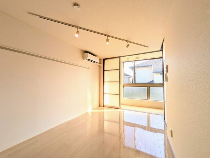 フォレストガーデン203の居間
