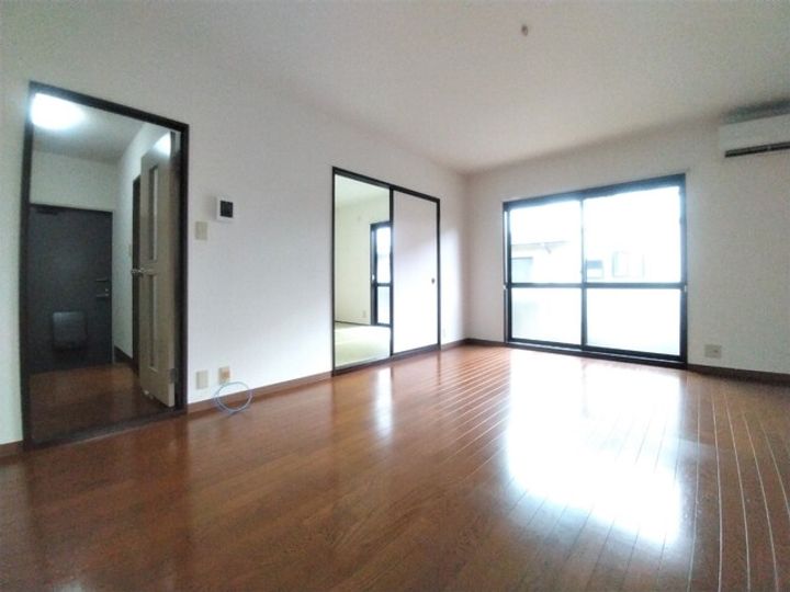 愛媛県松山市北斎院町(一戸建)の賃貸物件1の居間