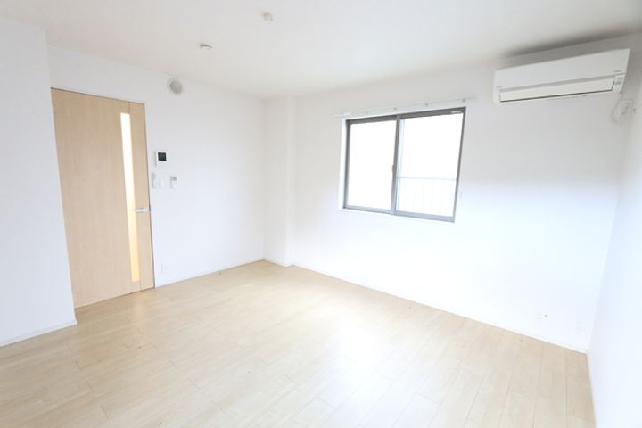 Beside藤森103の居間