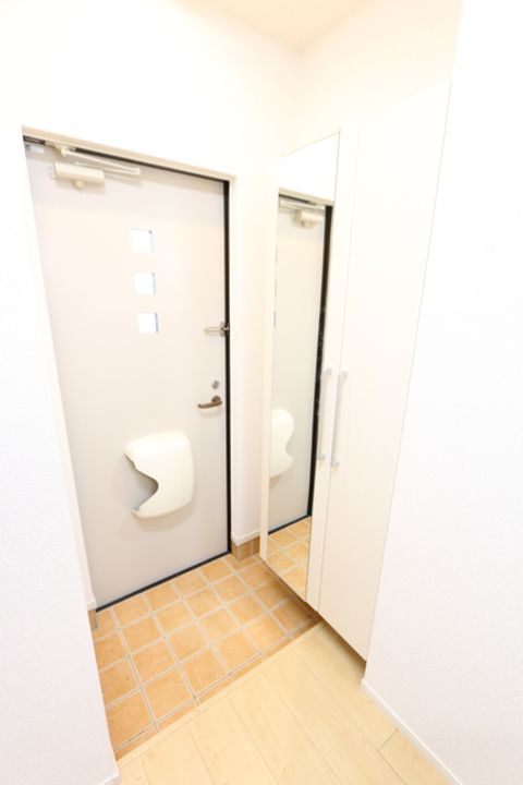 Beside藤森103の玄関