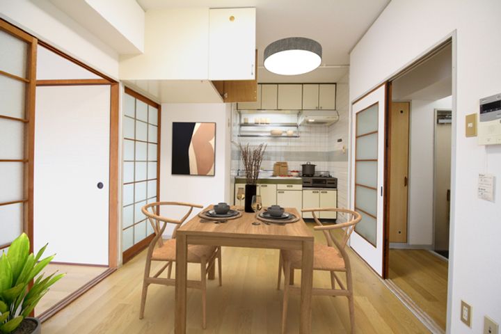 シティハイツ三郎丸205の居間