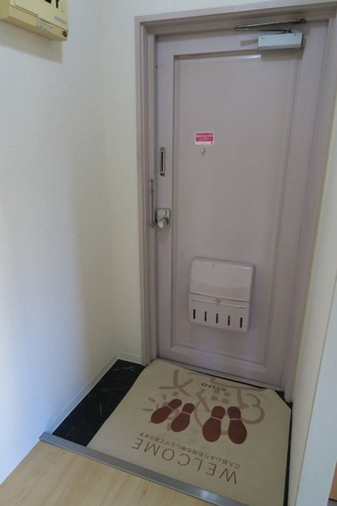 藤ハイツの玄関