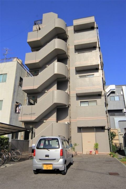 Alcazar Dogo501の外観