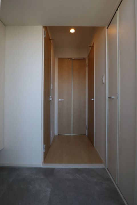 MISTRAL栗山町405の玄関